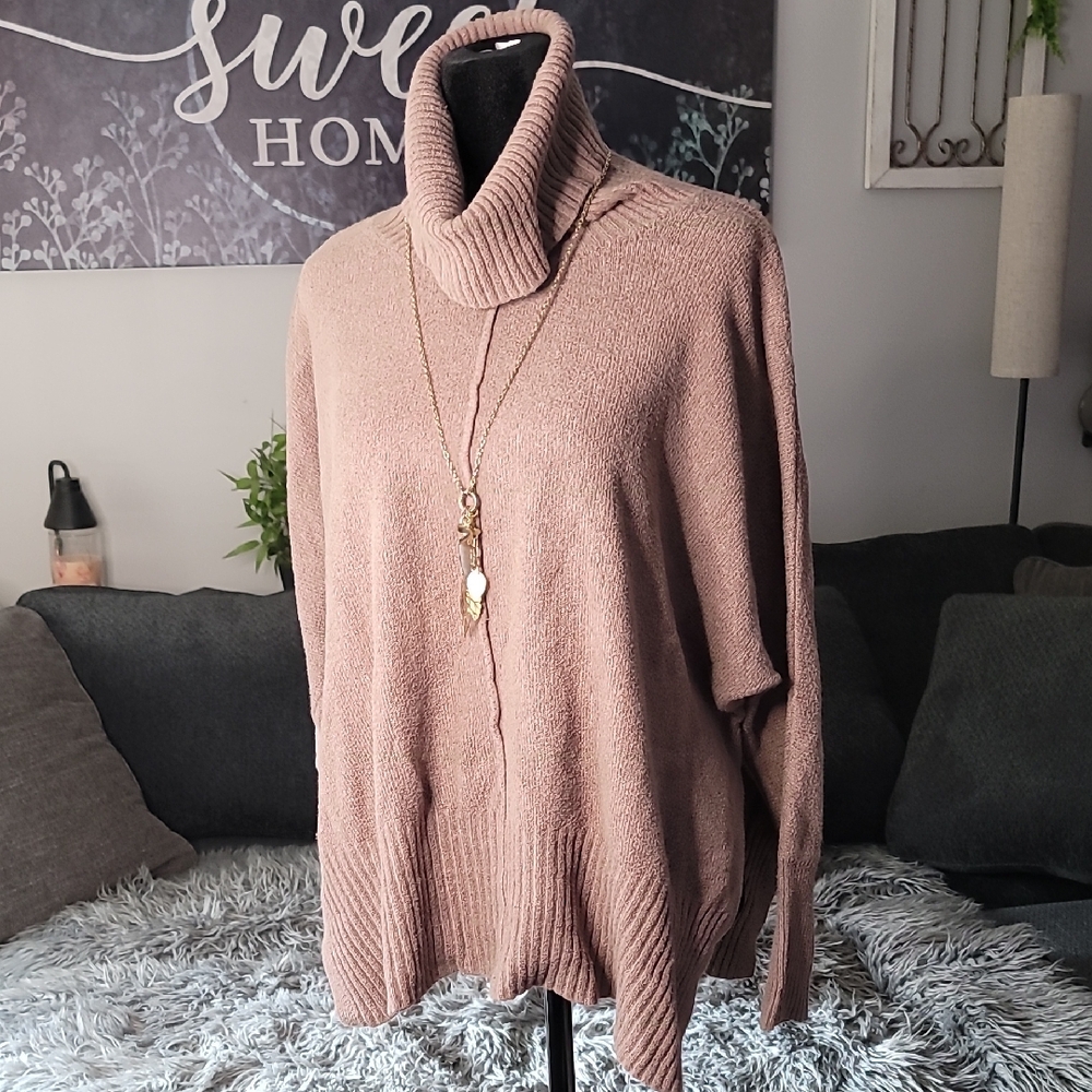 🦘Jessica Simpson Mauve/ Tan Strecy Oversized Sweater